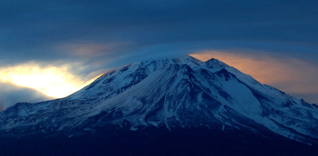 mt.shasta-sunrise-on-way-to-crater-lake