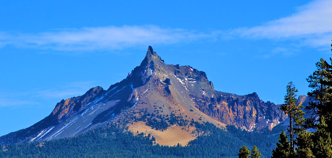 mount Thielsen near crater lake